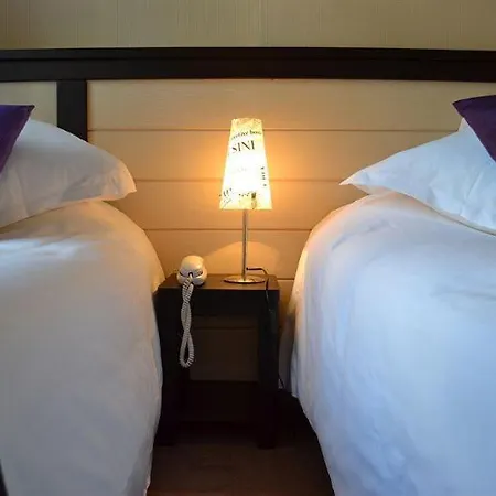 Cartier Hotel 3*